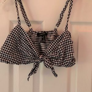 Used like new plaid tie cropped top!!